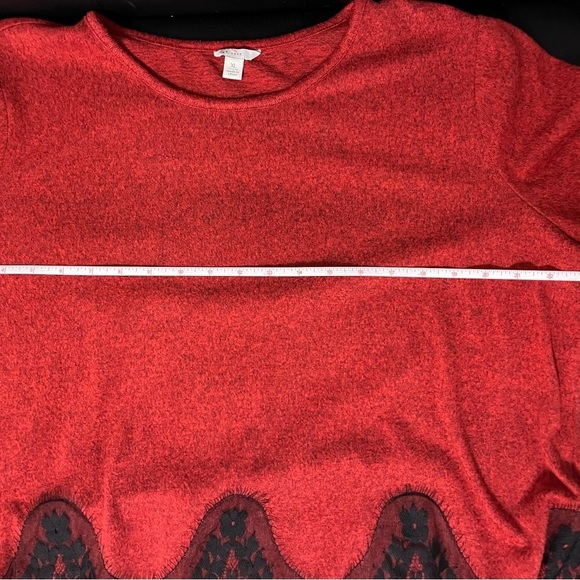 Red Asymmetrical Boxy Blouse with Black Lace Detail - Picture 6 of 6